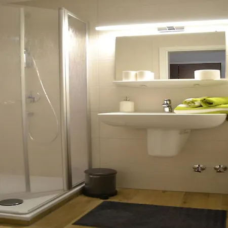 Hotell Gaestehaus Tagescafe Eckenfels