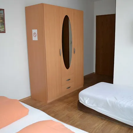 Szálloda Gaestehaus Tagescafe Eckenfels